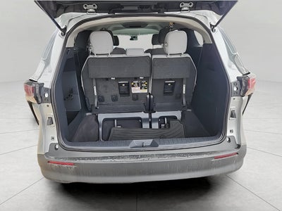 2025 Toyota Sienna LE 8 Passenger