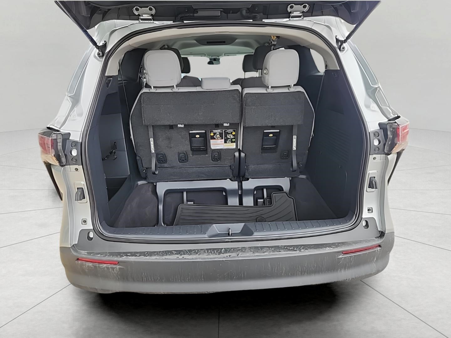 2025 Toyota Sienna LE 8 Passenger