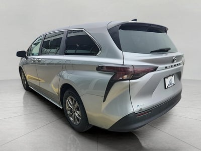 2025 Toyota Sienna LE 8 Passenger