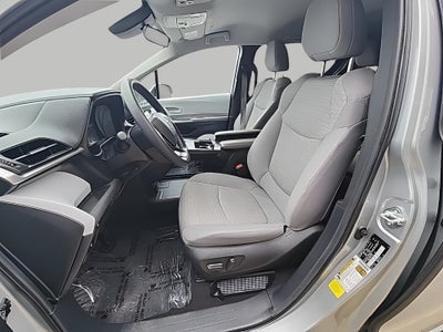 2025 Toyota Sienna LE 8 Passenger