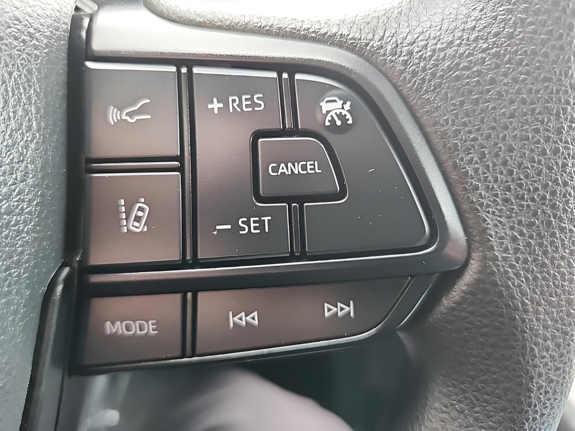 2025 Toyota Sienna LE 8 Passenger