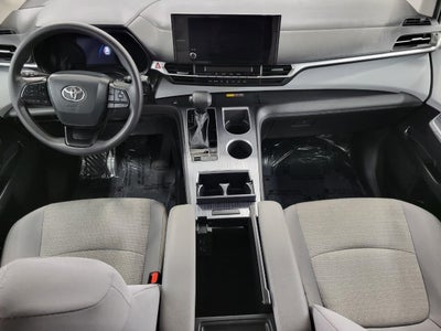 2025 Toyota Sienna LE 8 Passenger