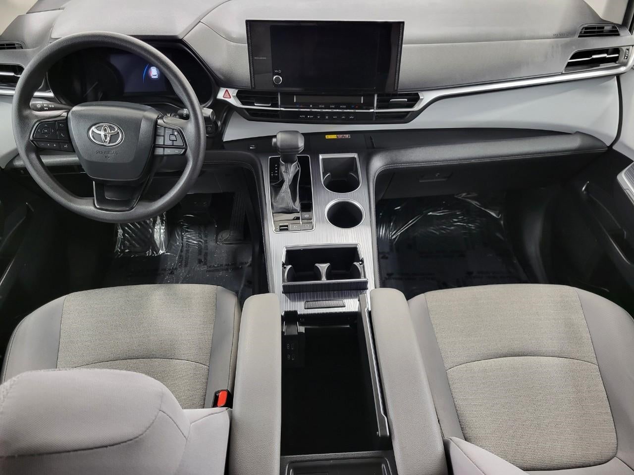 2025 Toyota Sienna LE 8 Passenger