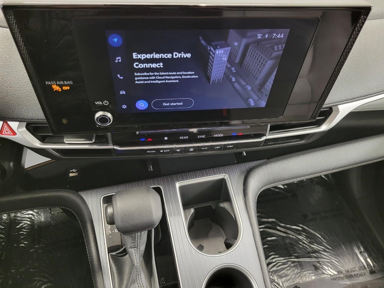 2025 Toyota Sienna LE 8 Passenger