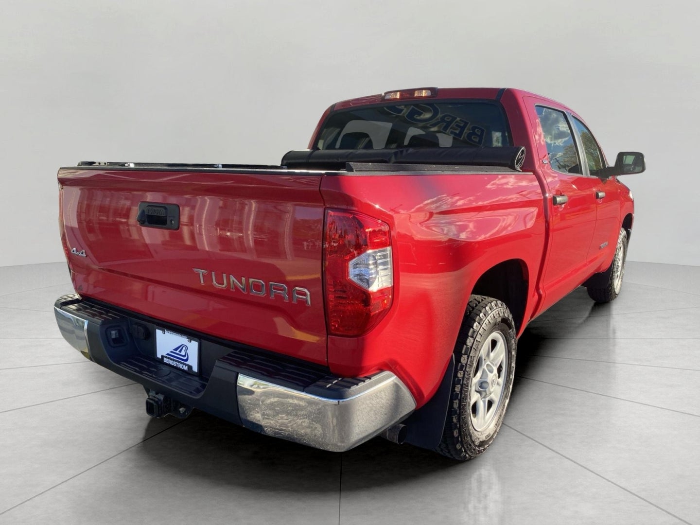 2015 Toyota Tundra 4WD Truck CrewMax 4.6L V8 6-Spd AT SR5