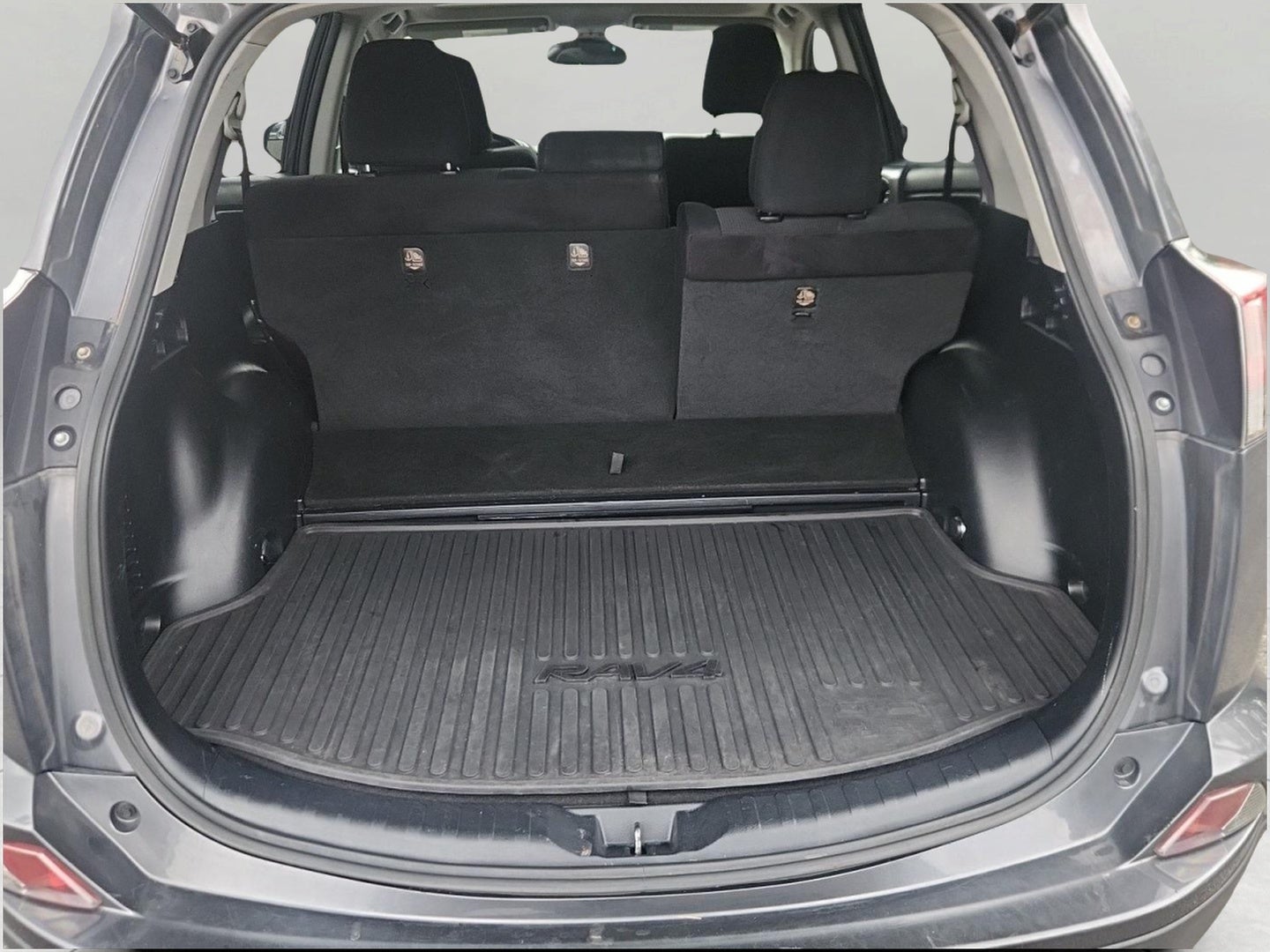 2018 Toyota RAV4 Hybrid XLE AWD