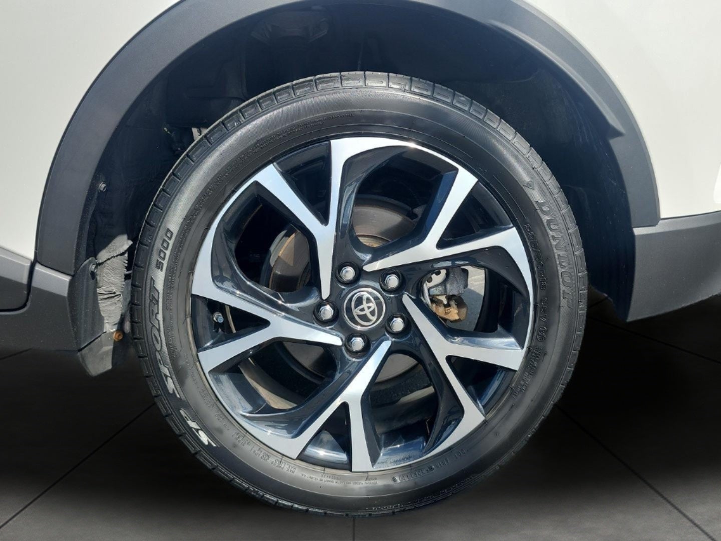 2021 Toyota C-HR XLE FWD